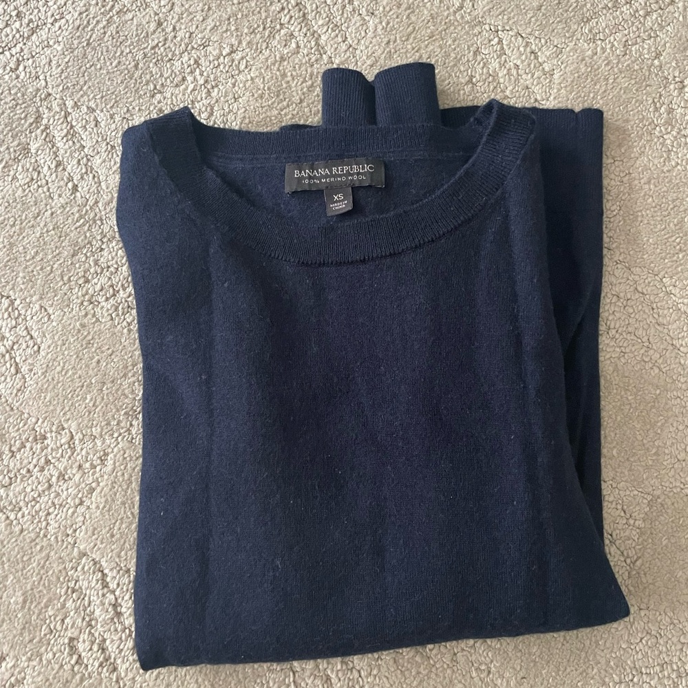 Navy Banana Republic xs Merino Wool sweater EUC